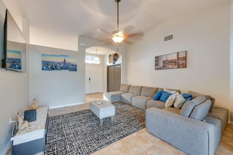 Family Home with Screened Porch in Davenport House in Davenport