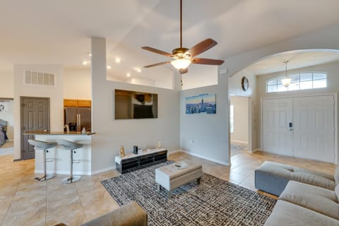 Family Home with Screened Porch in Davenport House in Davenport