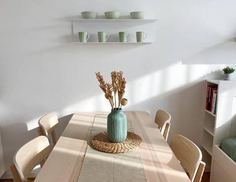 Seating area, Dining area