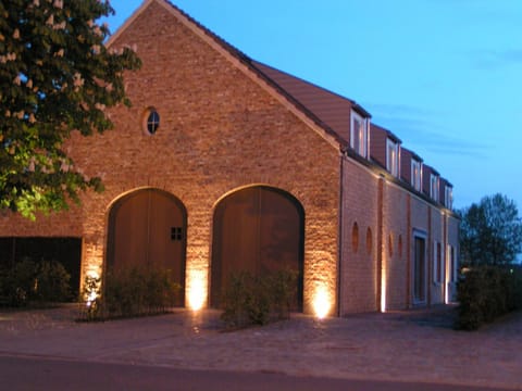 Facade/entrance, Facade/entrance