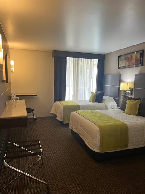 Bedroom, hair dresser