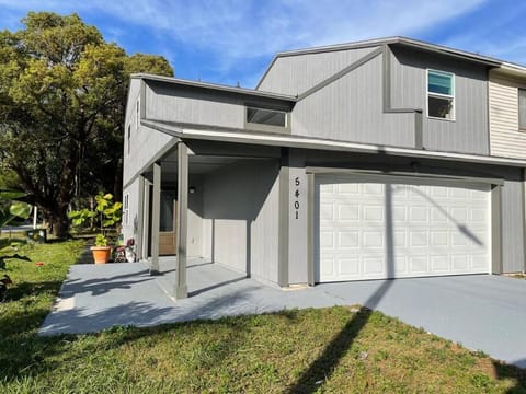 Property building, Day, Garden, Garden view