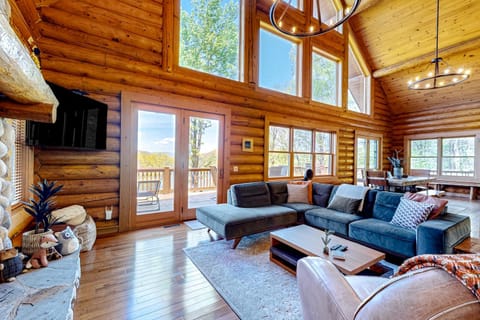 The Ridge at Nantahala House in Nantahala Lake