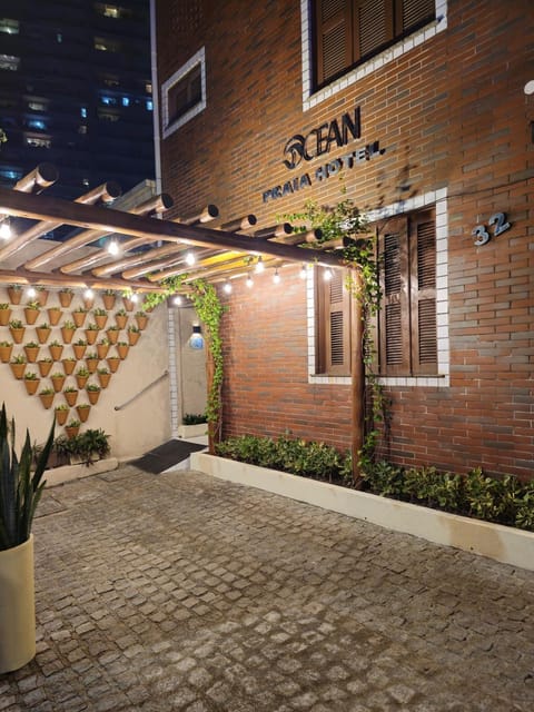 Property building, Facade/entrance, Night