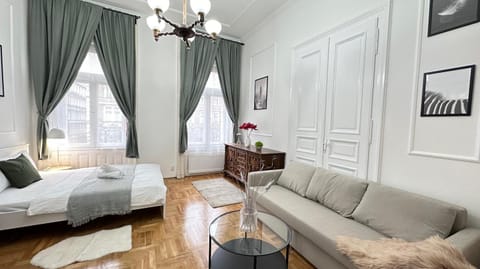 Seating area, Bedroom