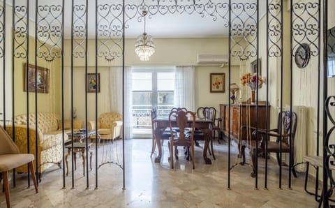 Living room, Seating area, Dining area
