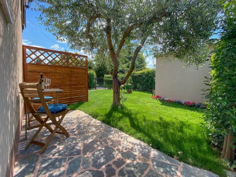 Patio, Garden, Garden view