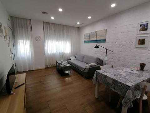 Apartamento PB 30min Sagrada Familia, 10 min playa Apartment in Badalona