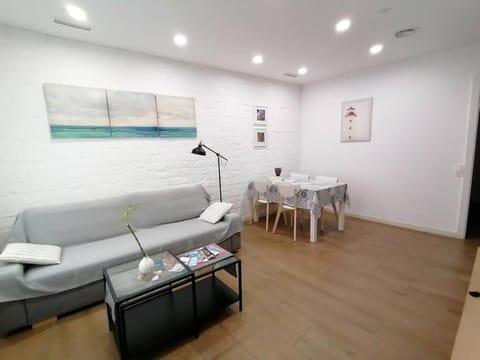 Apartamento PB 30min Sagrada Familia, 10 min playa Apartment in Badalona