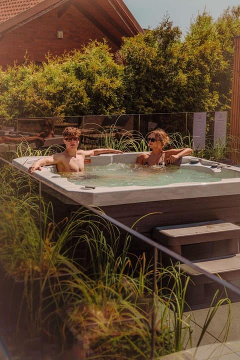 Garden, Hot Tub, Balcony/Terrace