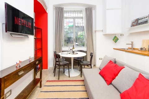 Communal lounge/ TV room, Kitchen or kitchenette, Dining area