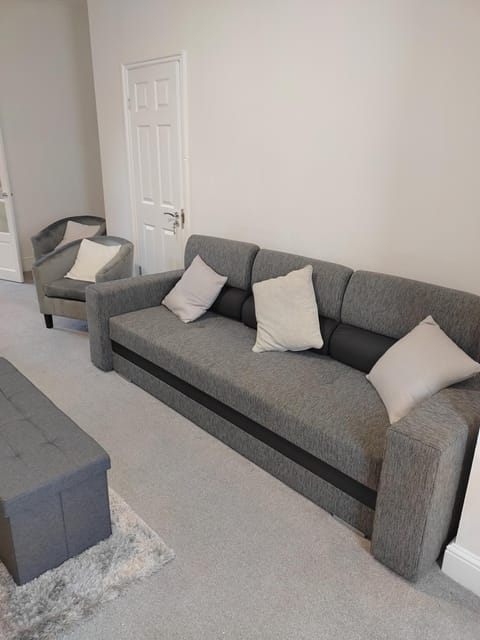 Modern 2 bed house sleeps 6 Apartment in Portsmouth