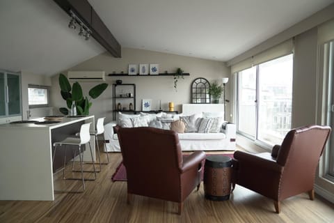 Living room, Seating area, Dining area