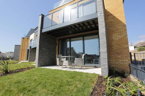 Balcony/Terrace, Garden view