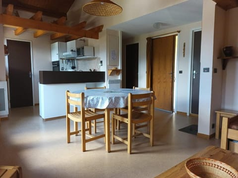 Appartement 4 pers, proche pistes et commerces, Crest-Voland - FR-1-733-150 Apartment in Haute-Savoie