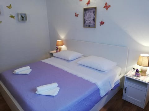 Apartment Pečarević - a holiday with a stunning view Apartment in Vis