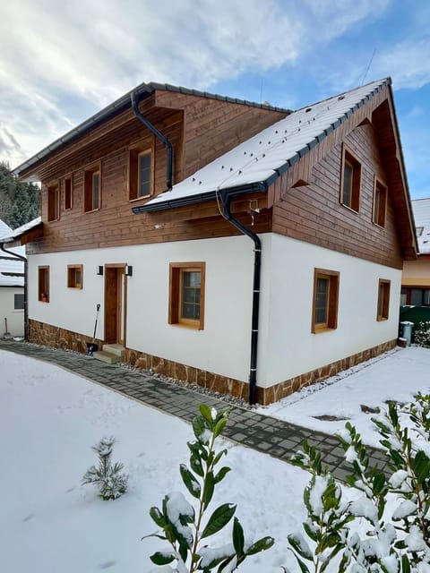 Property building, Day, Winter