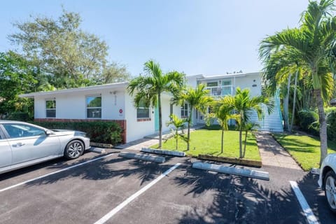 Short Walk to Wilton Drive Apt6 Apartment in Wilton Manors