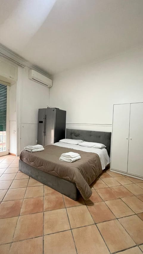 Bed, Photo of the whole room, Bedroom, City view