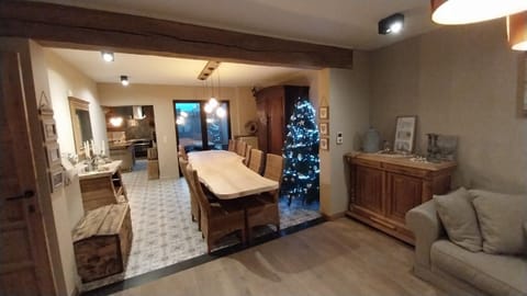 Kitchen or kitchenette, Living room, Seating area