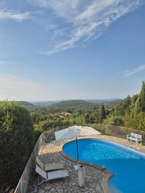 Jolie Villa ,Provencal style, view and pool House in Vence