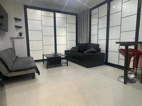 George375 flat Park&Nat.Library&Opera/Onasseio/Rea Apartment in Kallithea