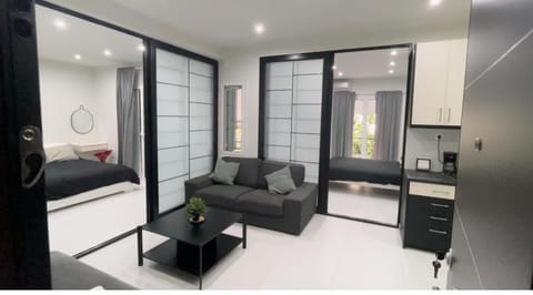 George375 flat Park&Nat.Library&Opera/Onasseio/Rea Apartment in Kallithea