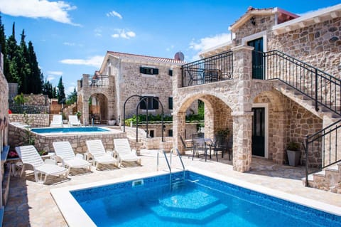 Property building, Summer, Swimming pool