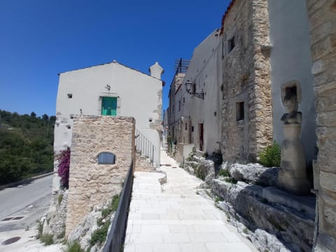 Property building, Facade/entrance, City view, Street view, Quiet street view