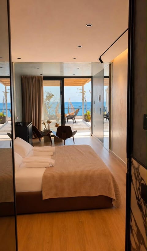 Bed, Photo of the whole room, Sea view