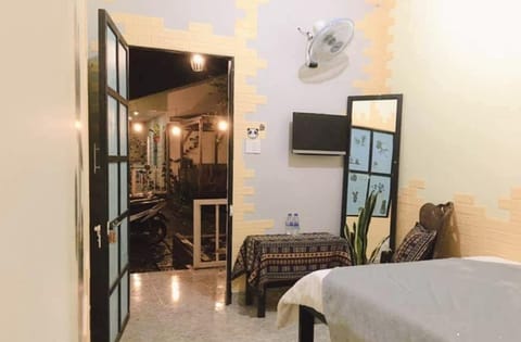 TV and multimedia, fireplace, hair dresser