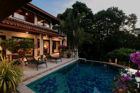 Property building, Pool view, Swimming pool, sunbed