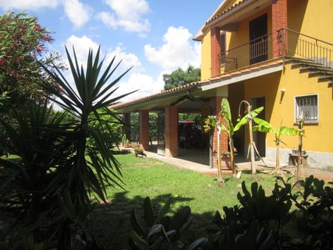 Property building, Garden