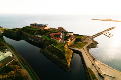 Property building, Nearby landmark, Off site, Bird's eye view, Beach, Sea view