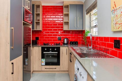 Retro Rest - walking distance to Beach, Langebaan Apartment in Western Cape