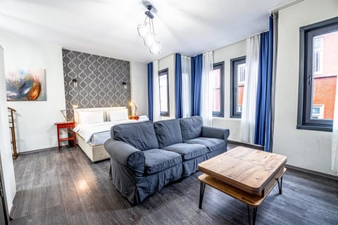 Communal lounge/ TV room, Living room, Seating area, Bedroom
