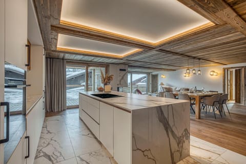 Kitchen or kitchenette, Dining area, minibar, pet friendly, stove