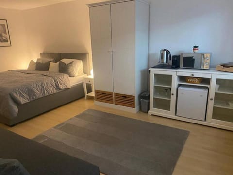 Coffee/tea facilities, Photo of the whole room, minibar, wardrobe