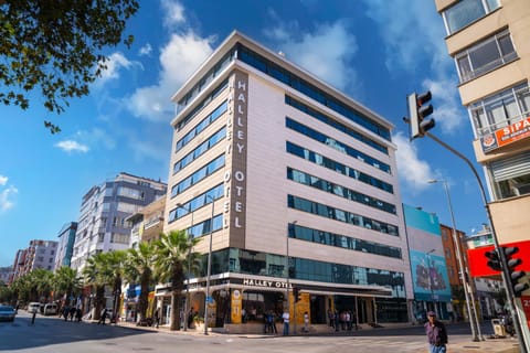 Property building, Day, Neighbourhood, City view, Street view, Location