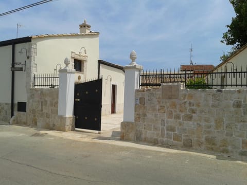 Property building, Area and facilities