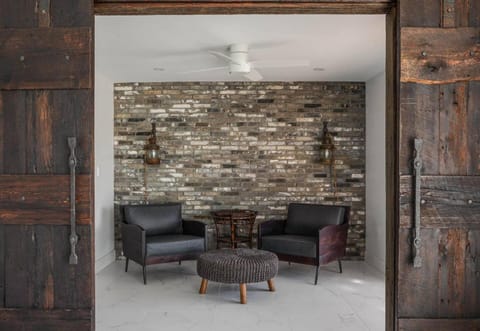 The Pearl - Pool w Screen on Canal - Boat Rental House in Cocoa Beach