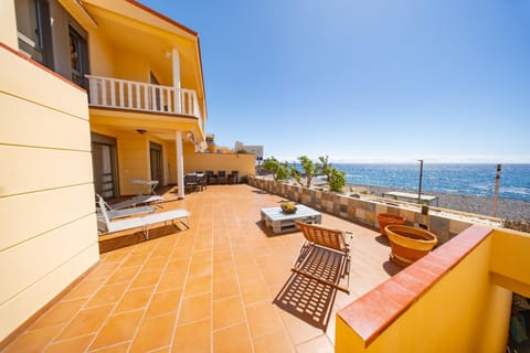 Day, Natural landscape, Balcony/Terrace, Beach, Sea view, sunbed