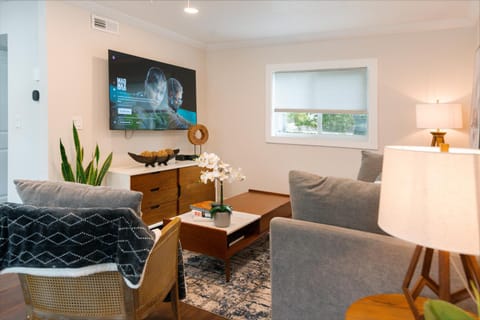 TV and multimedia, Living room, Family