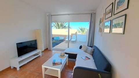 Patio, TV and multimedia, Balcony/Terrace, Living room, Seating area