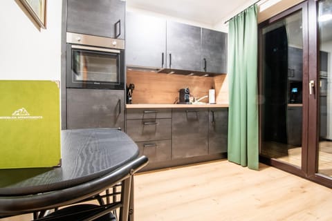 Dining area, kitchen