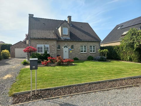 Property building, Spring, Day, Garden