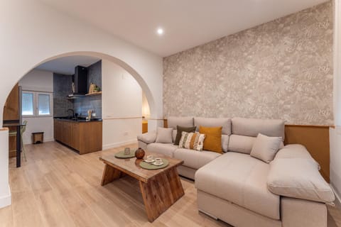 TV and multimedia, Kitchen or kitchenette, Living room, Seating area
