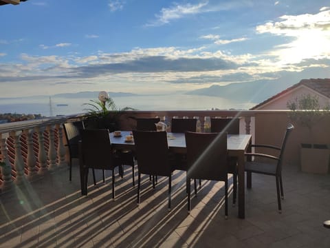 View (from property/room), Seating area, Dining area, Sea view