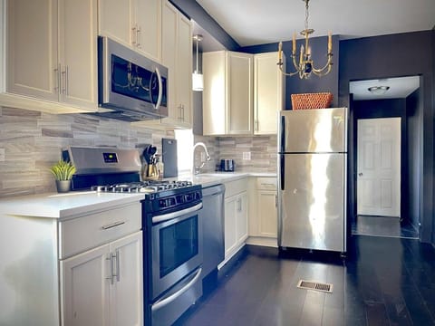 Kitchen or kitchenette, dishwasher, minibar, pet friendly, stove, toaster