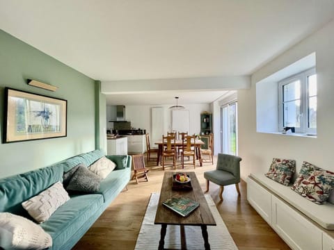 Maison 9 pers à Sainte-Marine, proche plage, port et restaurant, grand jardin avec verger - FR-1-481-150 House in Combrit